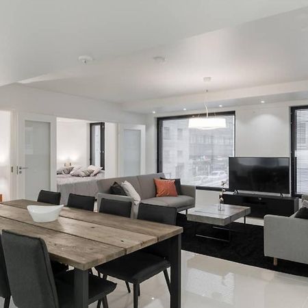 Sleek And Spacious 3 Bedroom Apartment In City Centre هلسنكي المظهر الخارجي الصورة