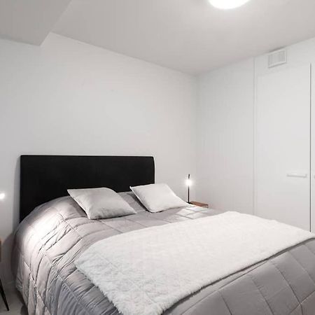 Sleek And Spacious 3 Bedroom Apartment In City Centre هلسنكي المظهر الخارجي الصورة