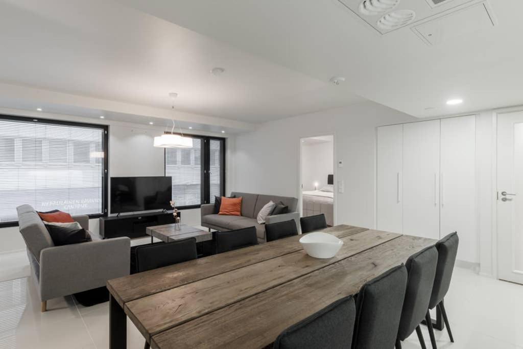 Sleek And Spacious 3 Bedroom Apartment In City Centre هلسنكي المظهر الخارجي الصورة