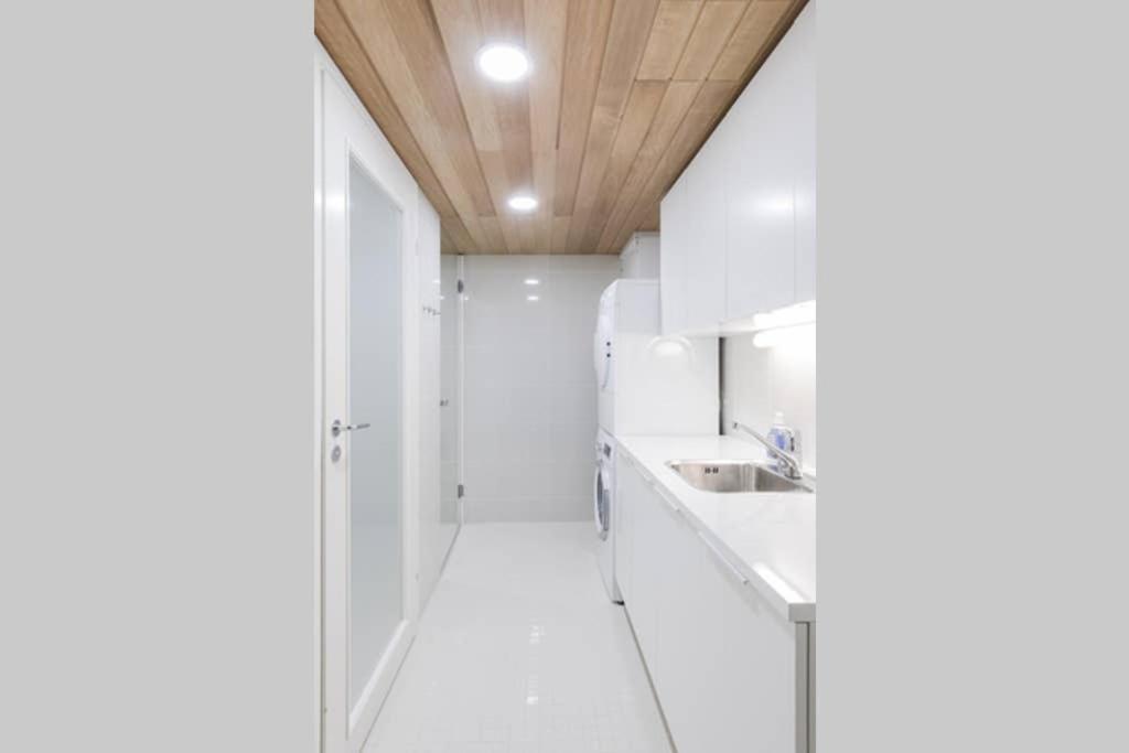 Sleek And Spacious 3 Bedroom Apartment In City Centre هلسنكي المظهر الخارجي الصورة