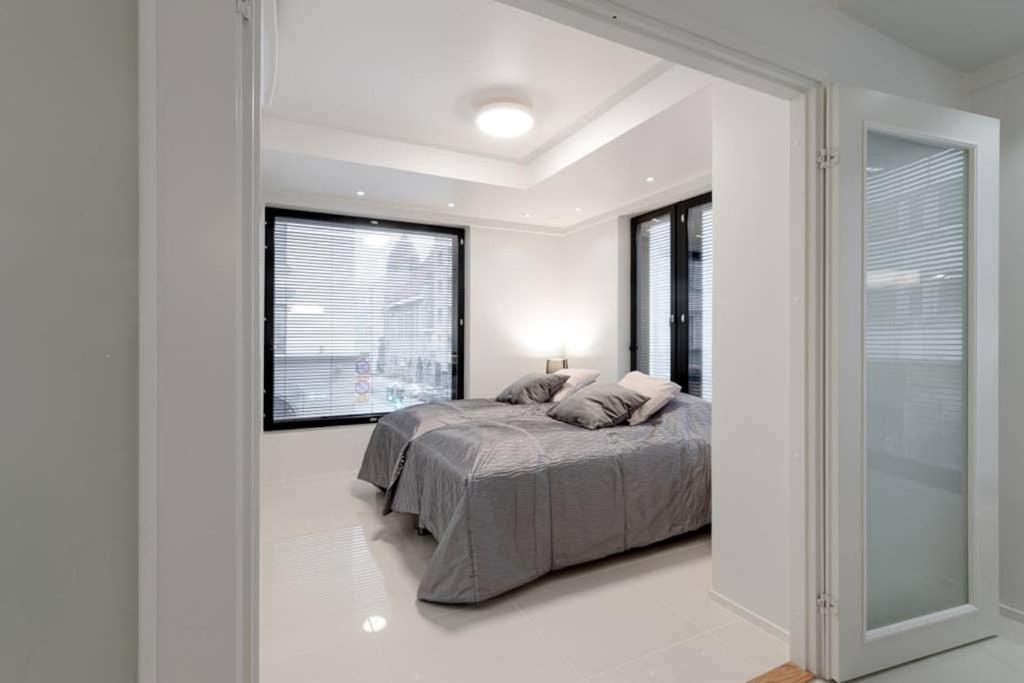 Sleek And Spacious 3 Bedroom Apartment In City Centre هلسنكي المظهر الخارجي الصورة