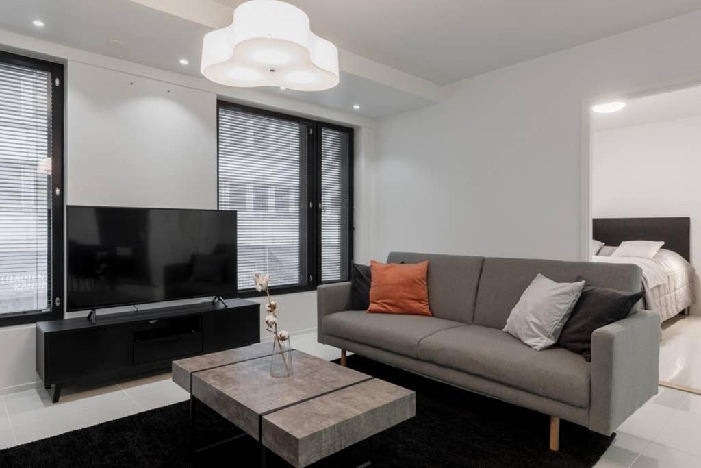 Sleek And Spacious 3 Bedroom Apartment In City Centre هلسنكي المظهر الخارجي الصورة