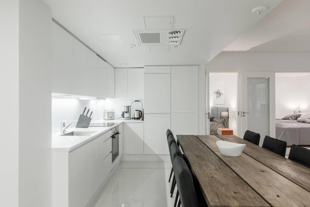 Sleek And Spacious 3 Bedroom Apartment In City Centre هلسنكي المظهر الخارجي الصورة