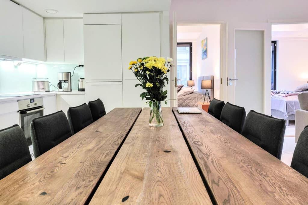 Sleek And Spacious 3 Bedroom Apartment In City Centre هلسنكي المظهر الخارجي الصورة