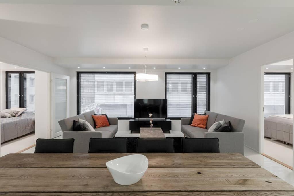 Sleek And Spacious 3 Bedroom Apartment In City Centre هلسنكي المظهر الخارجي الصورة